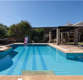 4 bedroom villa with pool, Chalikounas, sleeps 8